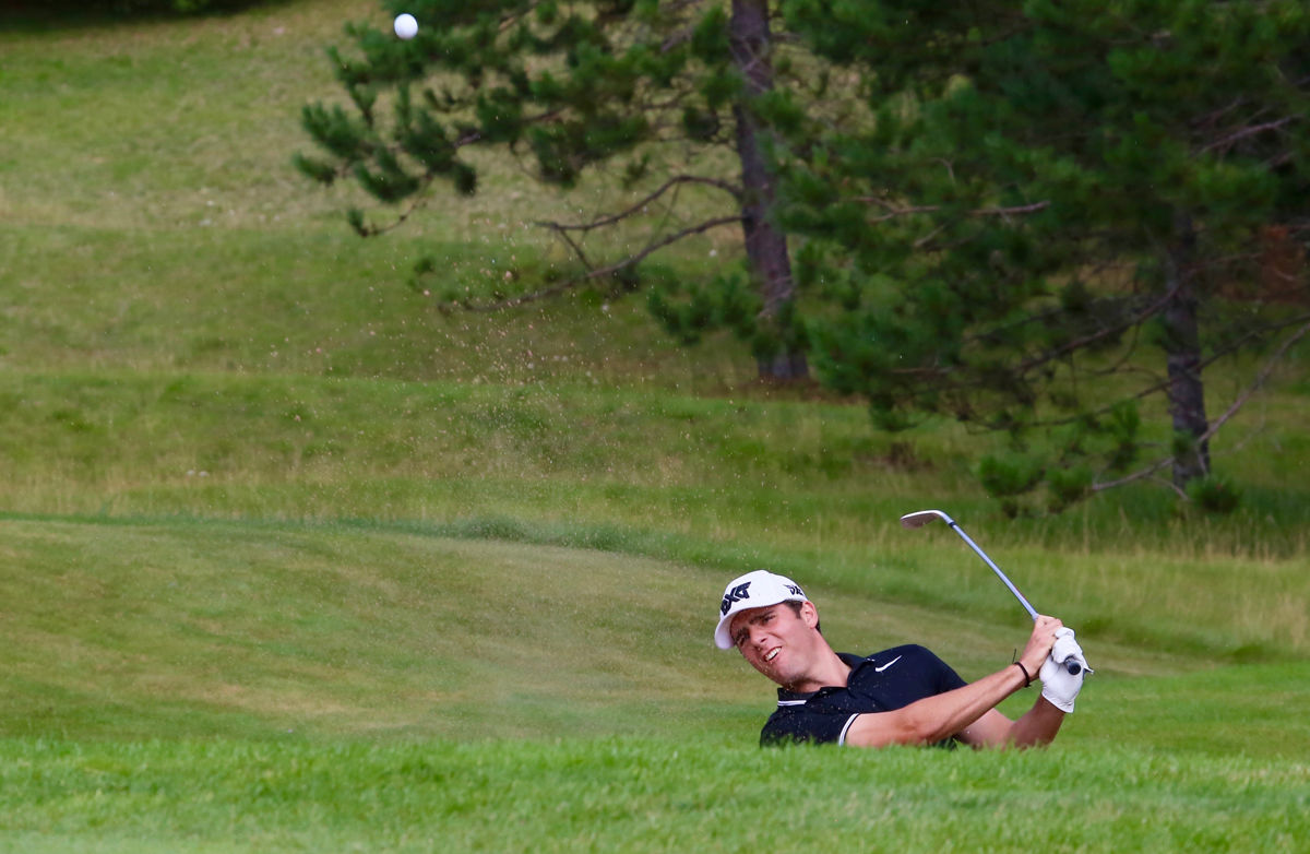 Ott 7th playoff hole chip.jpg